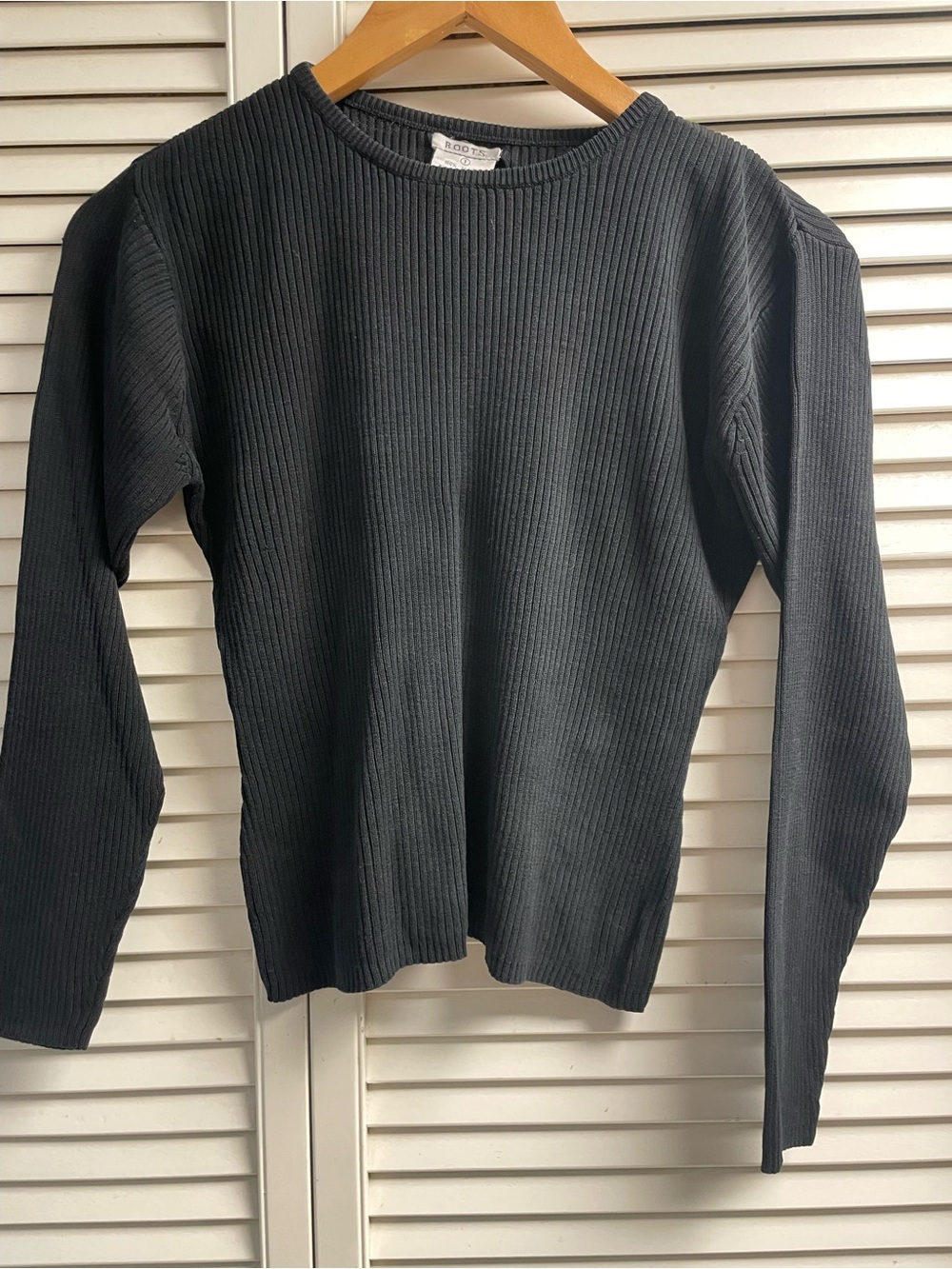 Vintage Y2K ROOTS Black Ribbed Long-Sleeve Top Silk 19” ptp